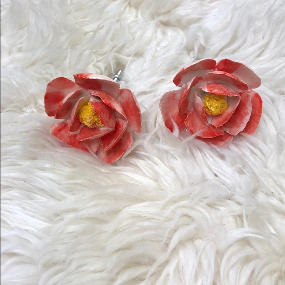 Anthropologie Other - Anthropologie flower door knobs